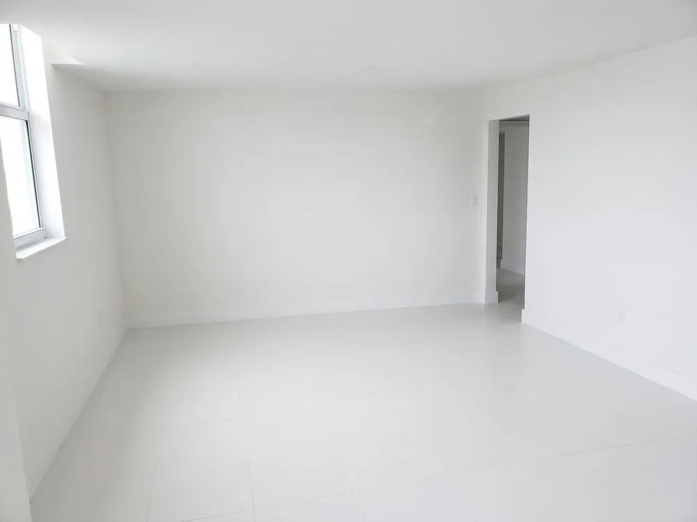31 SE 5TH STREET #202 Miami, FL 33131