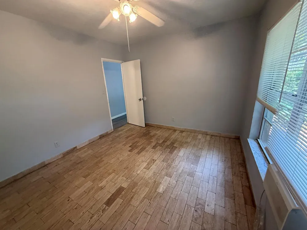 643 NE 17TH TERRACE #4 Fort Lauderdale, FL 33304