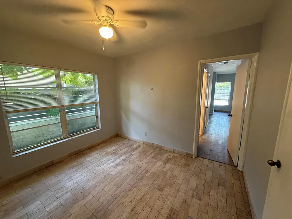 643 NE 17TH TERRACE #4 Fort Lauderdale, FL 33304