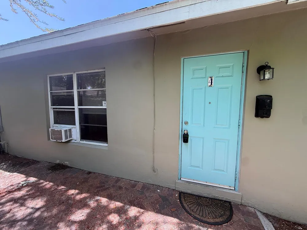 643 NE 17TH TERRACE #4 Fort Lauderdale, FL 33304