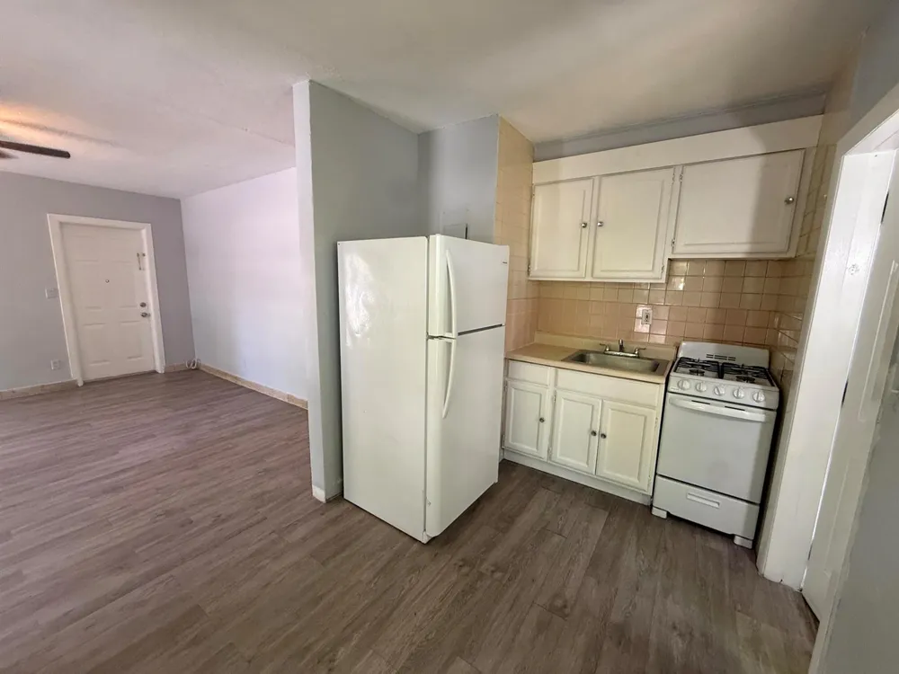 643 NE 17TH TERRACE #4 Fort Lauderdale, FL 33304