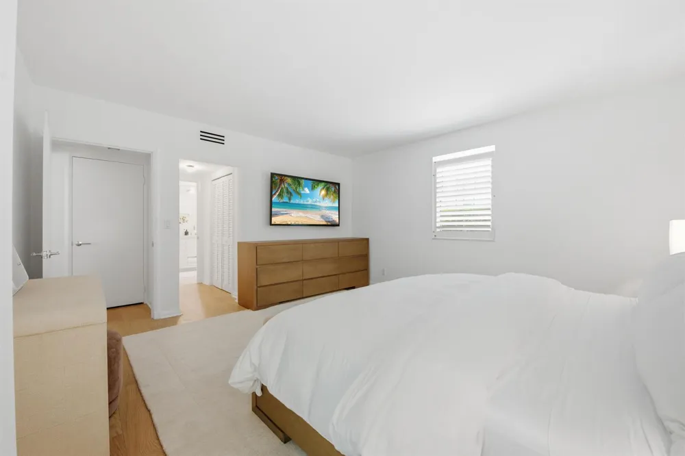 226 Brazilian Avenue #2b Palm Beach, FL 33480