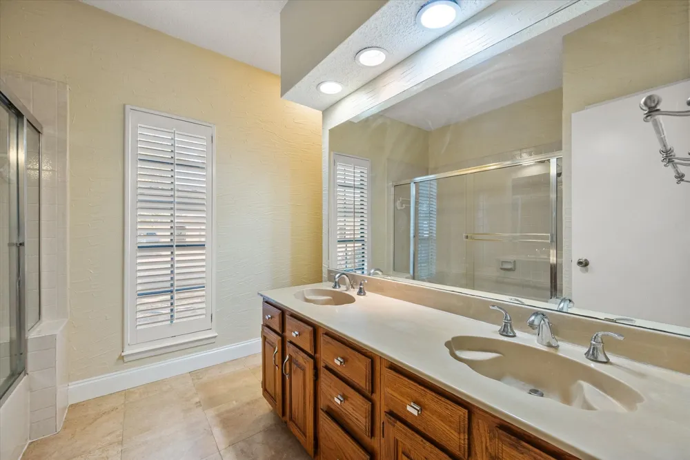 1206 Riverchase Lane #149 Arlington, TX 76011