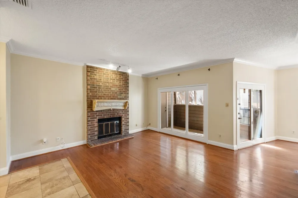 1206 Riverchase Lane #149 Arlington, TX 76011
