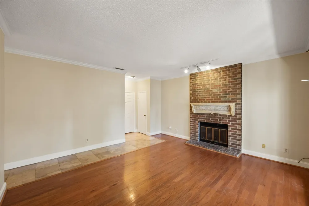 1206 Riverchase Lane #149 Arlington, TX 76011