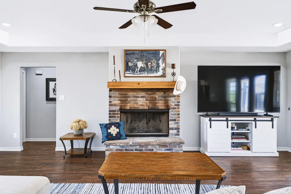 1006 High Point Drive Mineral Wells, TX 76067