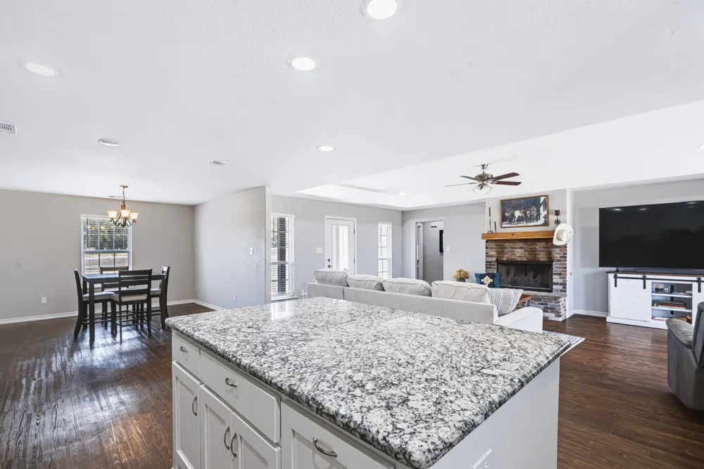 1006 High Point Drive Mineral Wells, TX 76067
