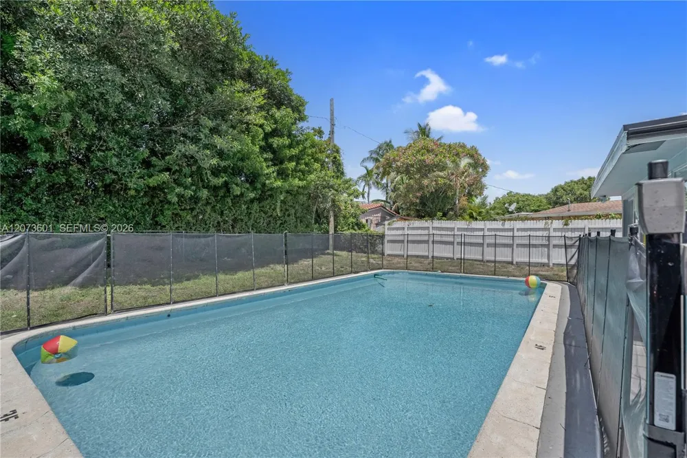 1610 S 24th Ct Hollywood, FL 33020