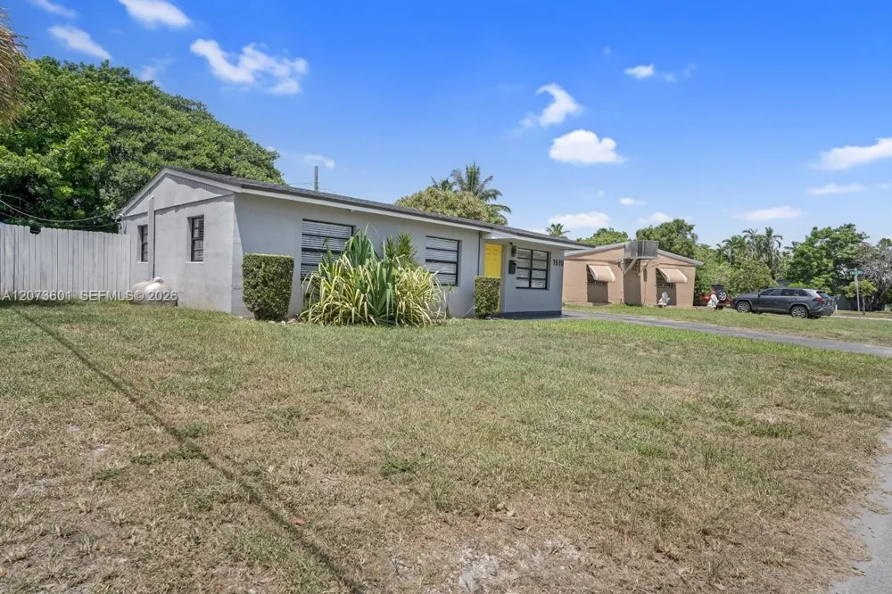 1610 S 24th Ct Hollywood, FL 33020