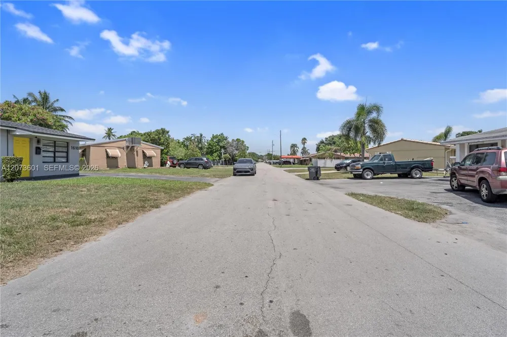 1610 S 24th Ct Hollywood, FL 33020