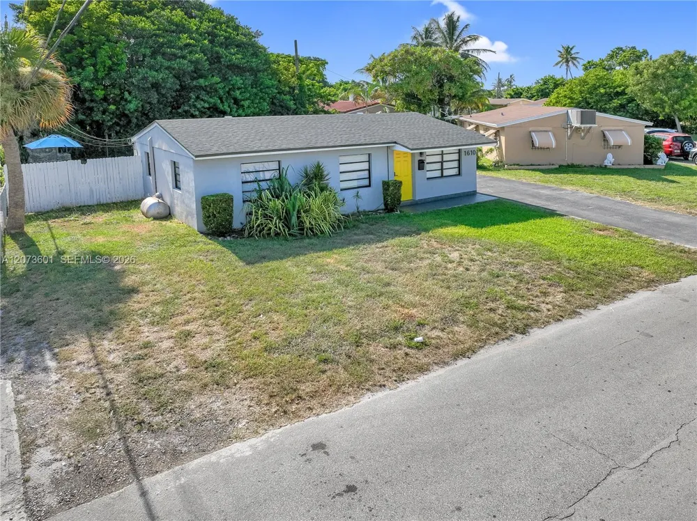 1610 S 24th Ct Hollywood, FL 33020
