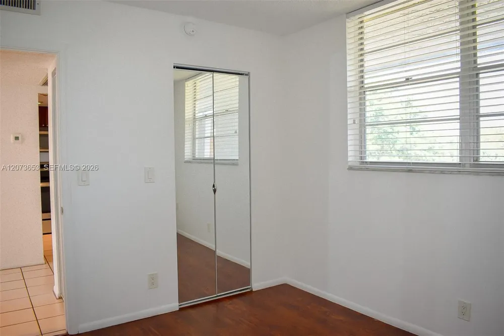 9230 Lagoon Pl #411 Davie, FL 33324