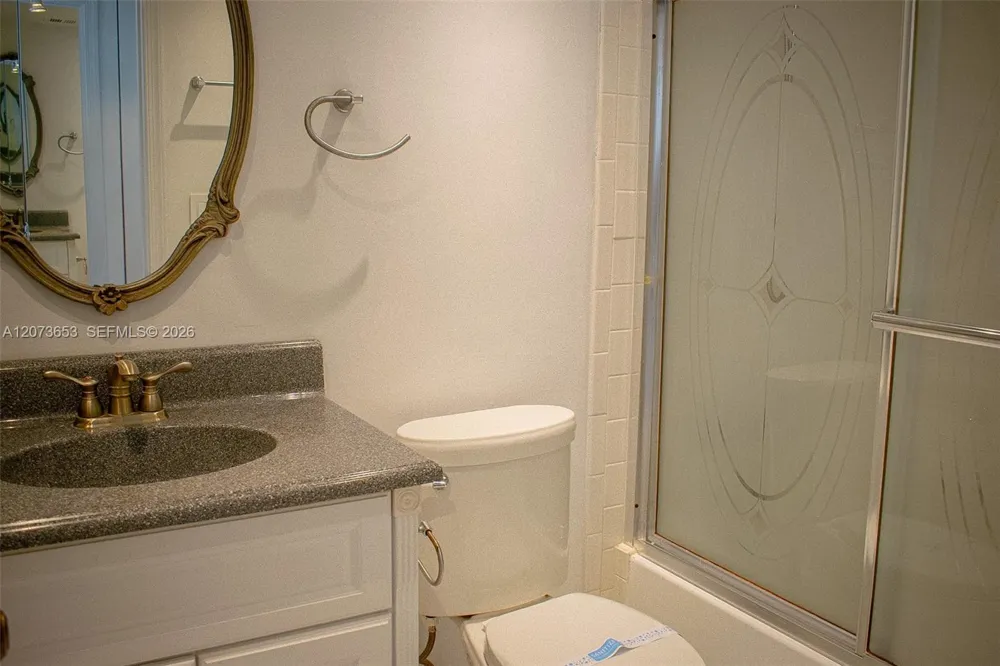 9230 Lagoon Pl #411 Davie, FL 33324
