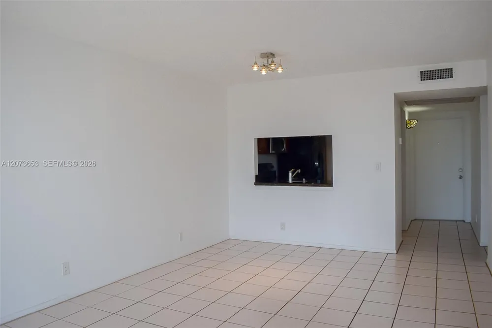 9230 Lagoon Pl #411 Davie, FL 33324