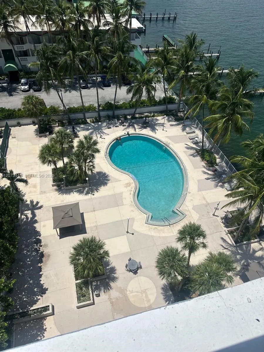 1865 79th St Cswy #11H North Bay Village, FL 33141
