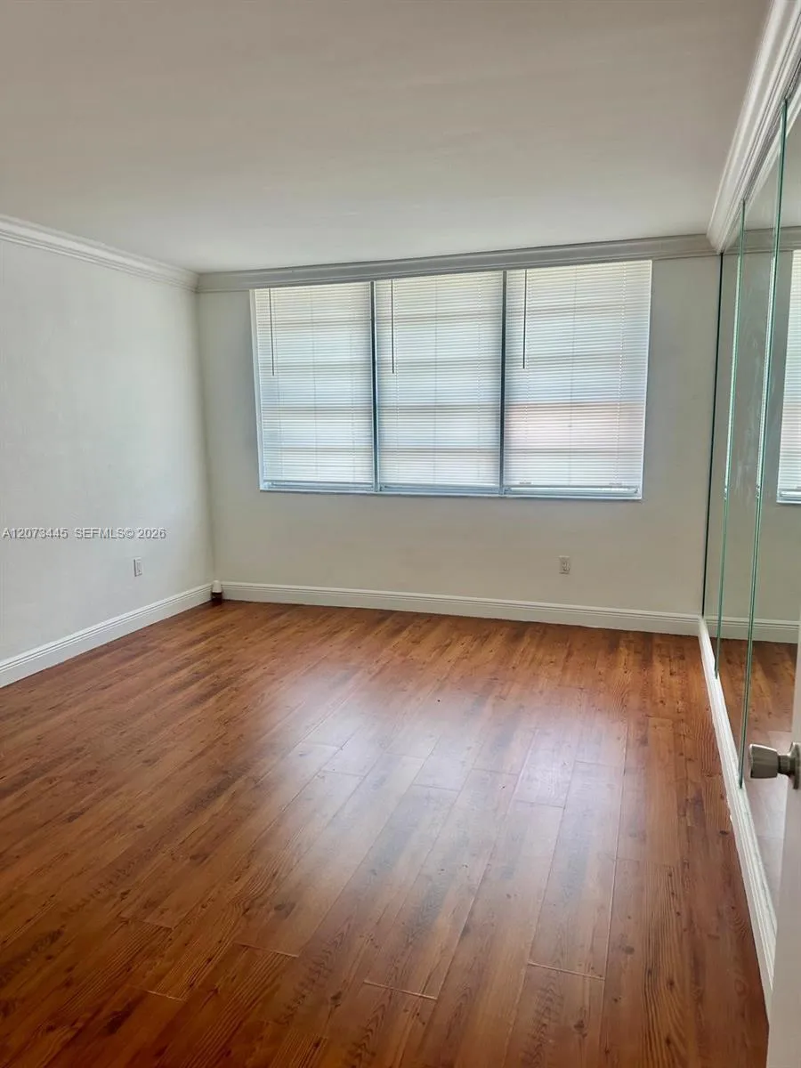 1865 79th St Cswy #11H North Bay Village, FL 33141