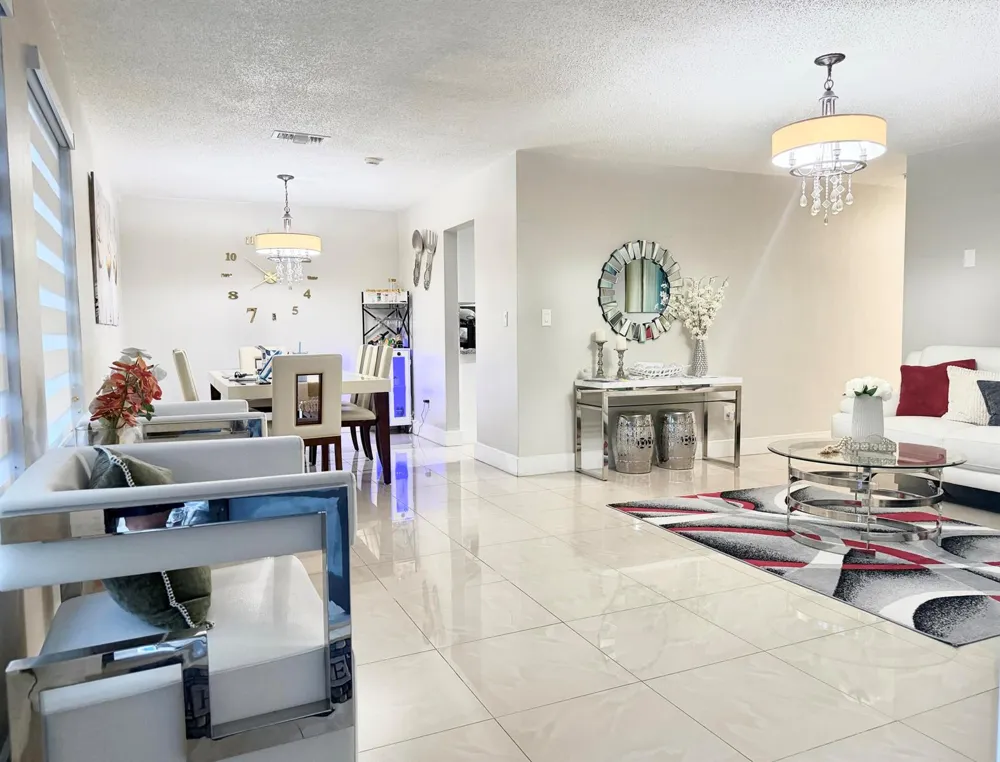 16101 SW 98th Avenue Miami, FL 33157