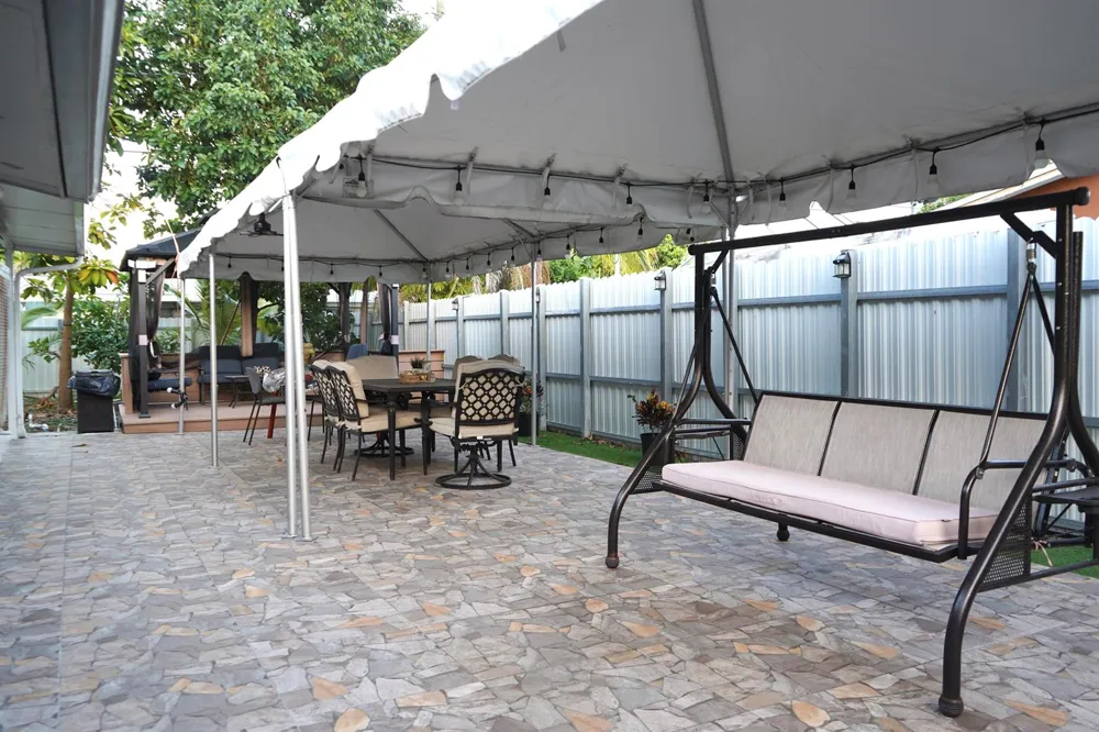 16101 SW 98th Avenue Miami, FL 33157