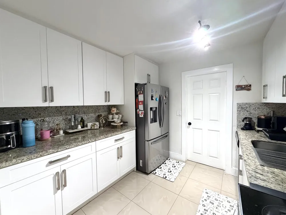 16101 SW 98th Avenue Miami, FL 33157