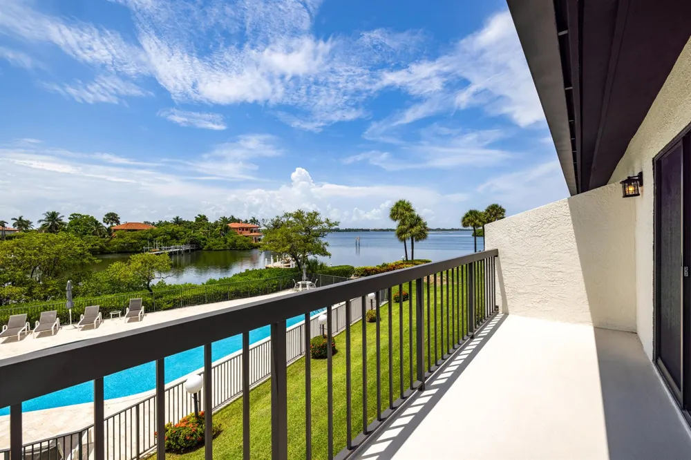 3474 S OCEAN BOULEVARD #10 Palm Beach, FL 33480