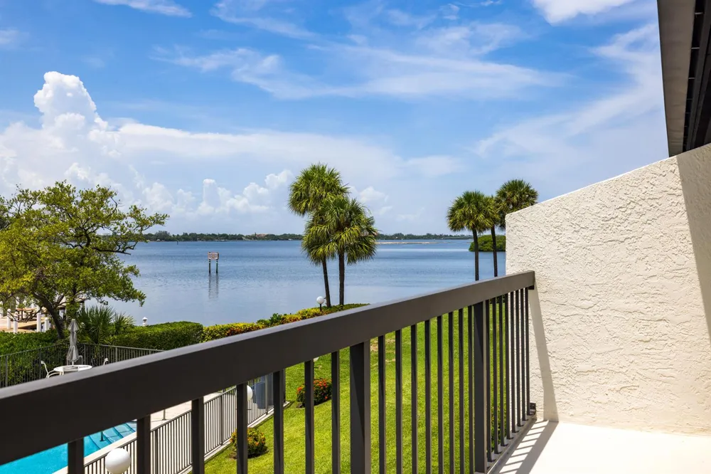 3474 S OCEAN BOULEVARD #10 Palm Beach, FL 33480