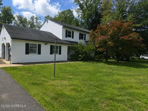 5 Sandburg Drive