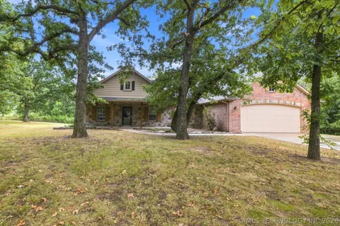 11912 Hickory Lane