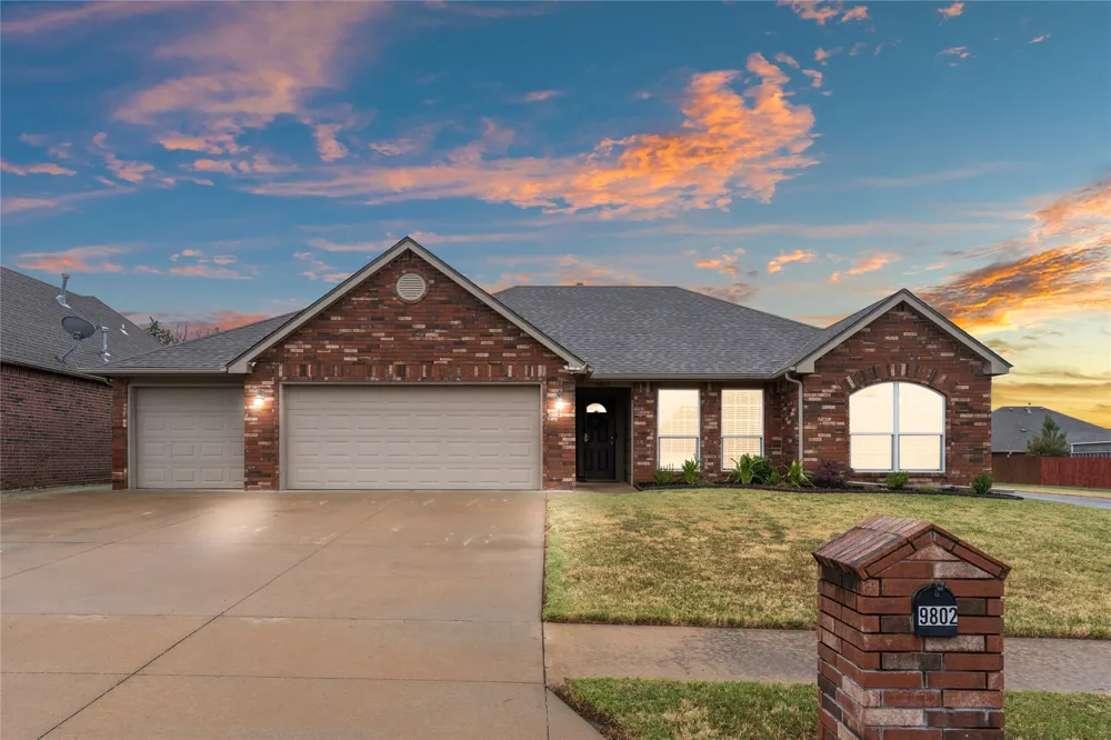 9802 E 110th Place Owasso, OK 74055