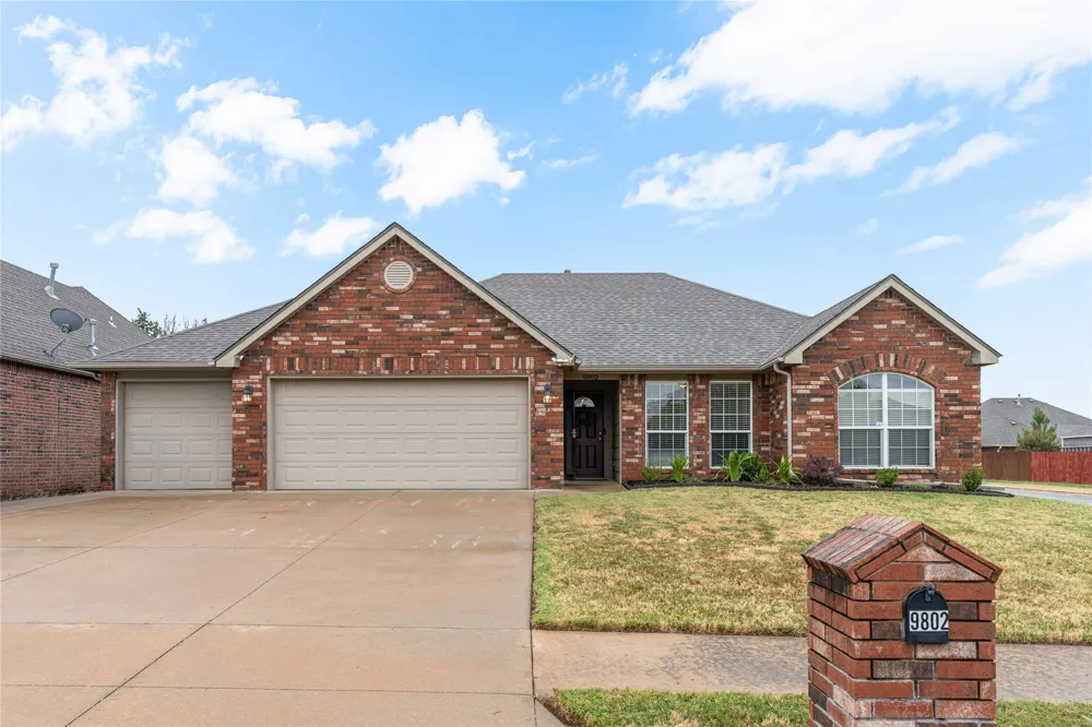 9802 E 110th Place Owasso, OK 74055
