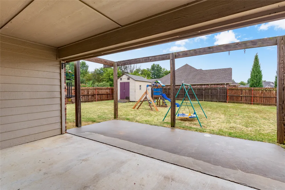 9802 E 110th Place Owasso, OK 74055