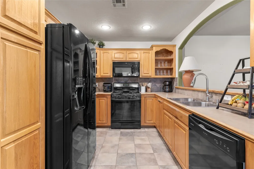 9802 E 110th Place Owasso, OK 74055