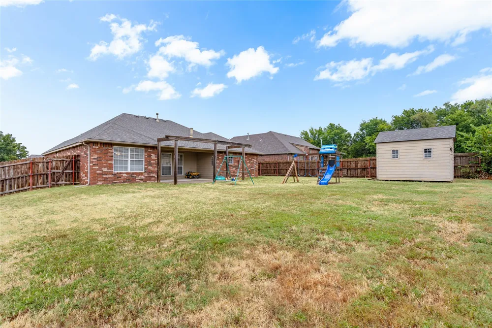 9802 E 110th Place Owasso, OK 74055