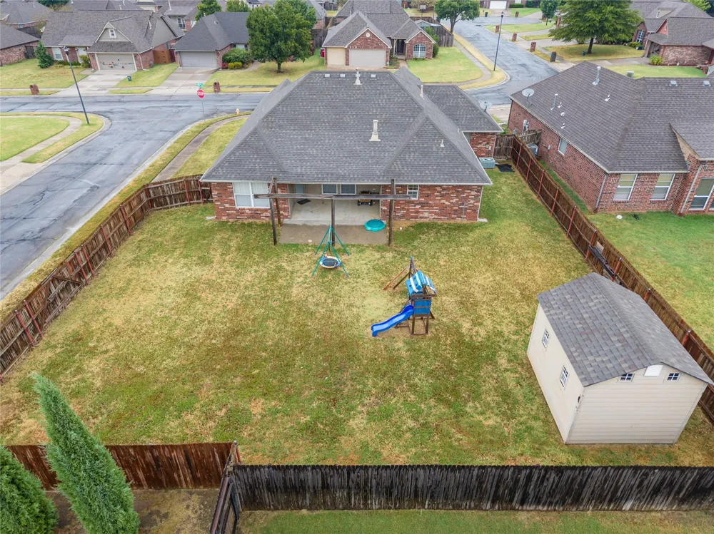 9802 E 110th Place Owasso, OK 74055