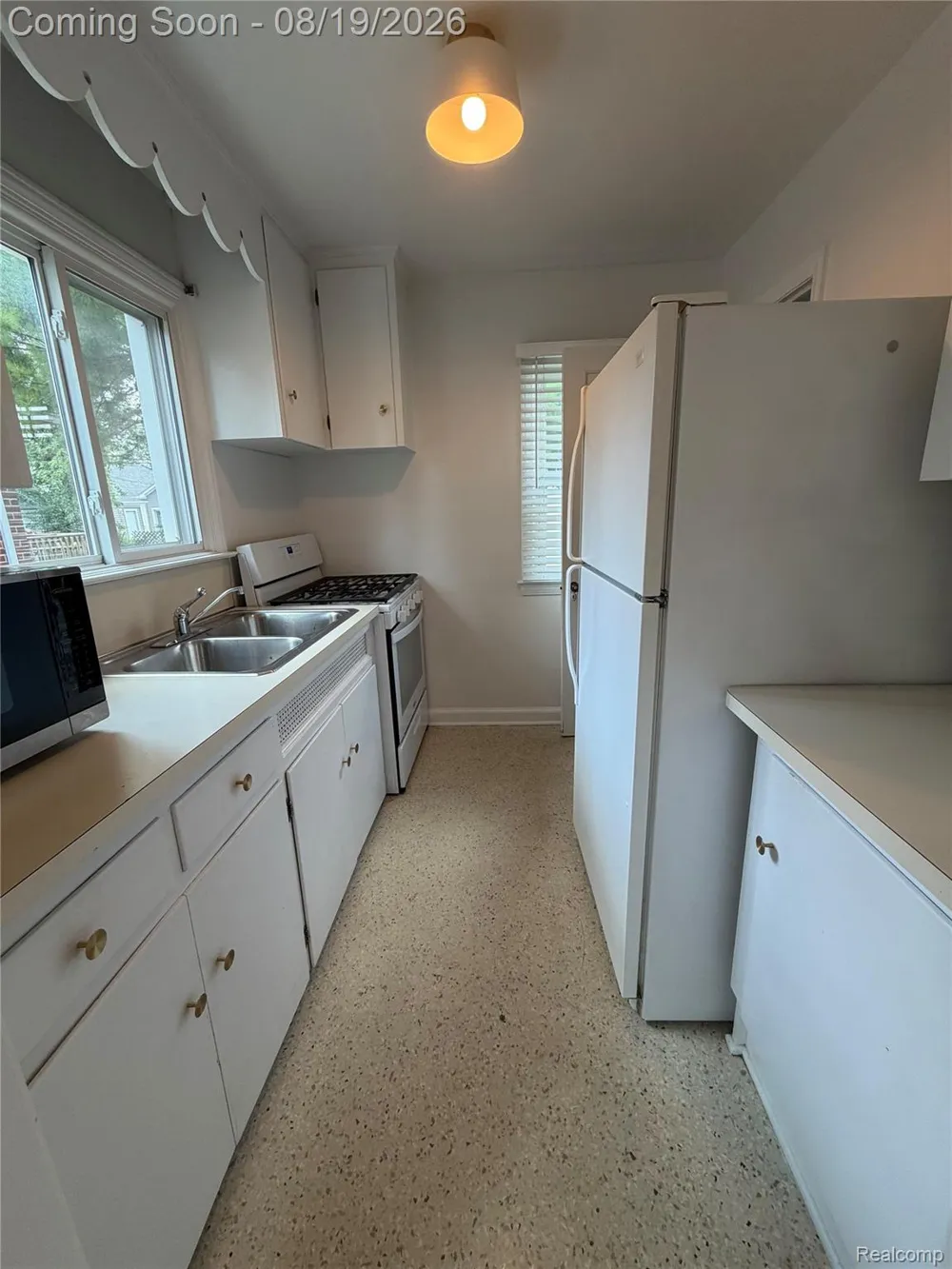 1221 West Boulevard Berkley City, MI 48072