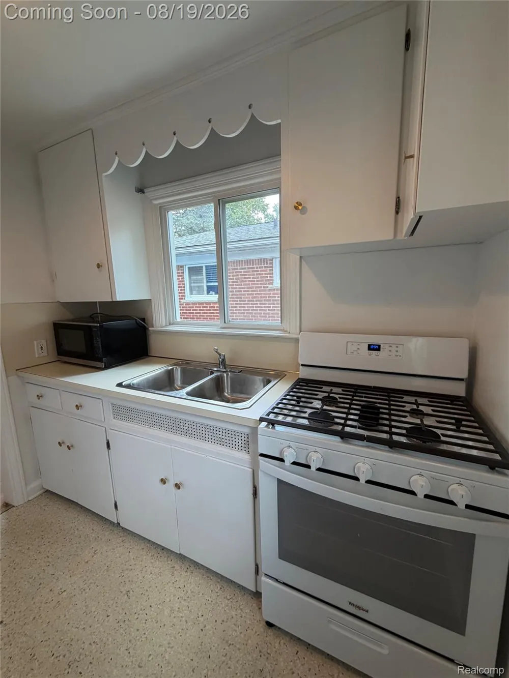 1221 West Boulevard Berkley City, MI 48072