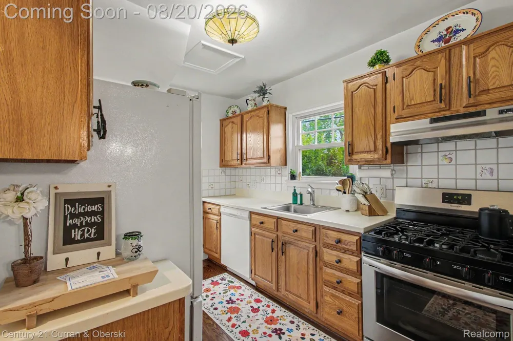 1118 Oxford Road Berkley City, MI 48072