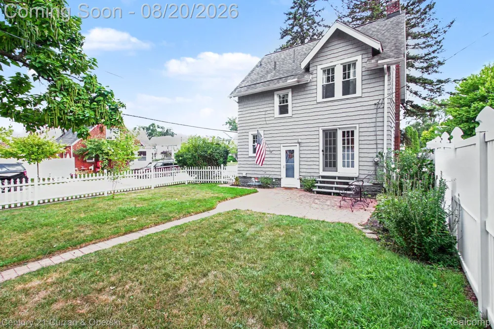 1118 Oxford Road Berkley City, MI 48072