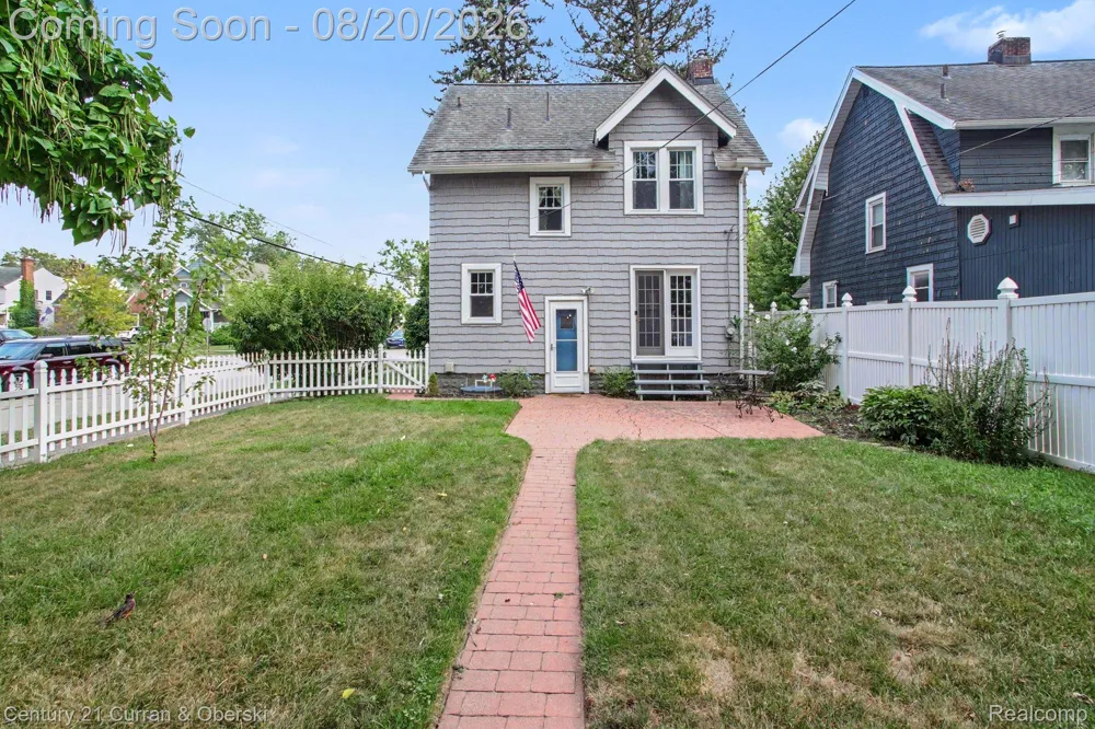 1118 Oxford Road Berkley City, MI 48072