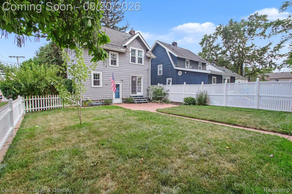 1118 Oxford Road Berkley City, MI 48072