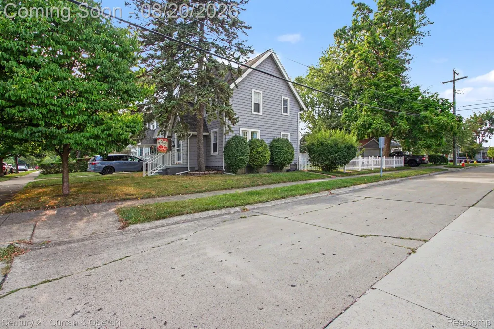 1118 Oxford Road Berkley City, MI 48072