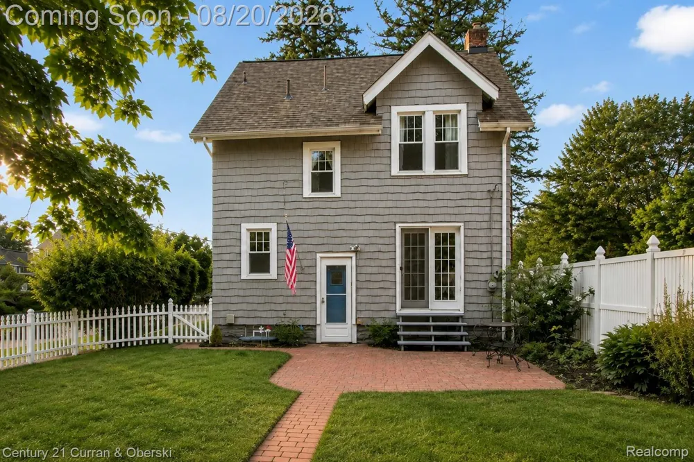 1118 Oxford Road Berkley City, MI 48072