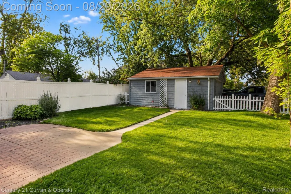 1118 Oxford Road Berkley City, MI 48072