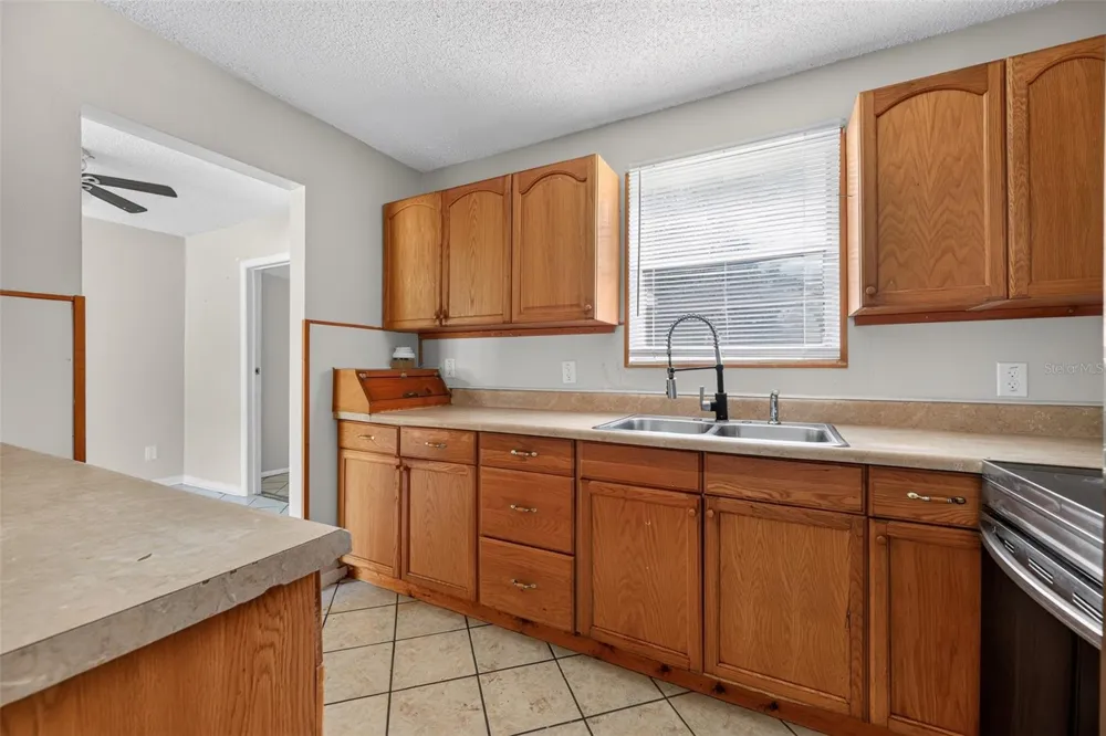 6728 PETER RABBIT DRIVE Jacksonville, FL 32210