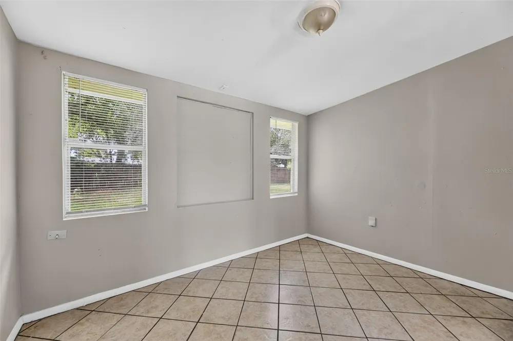 6728 PETER RABBIT DRIVE Jacksonville, FL 32210