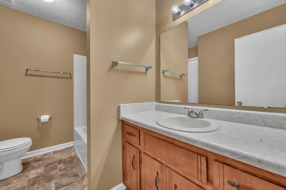 1661 Baltimore Dr #D Clarksville, TN 37043