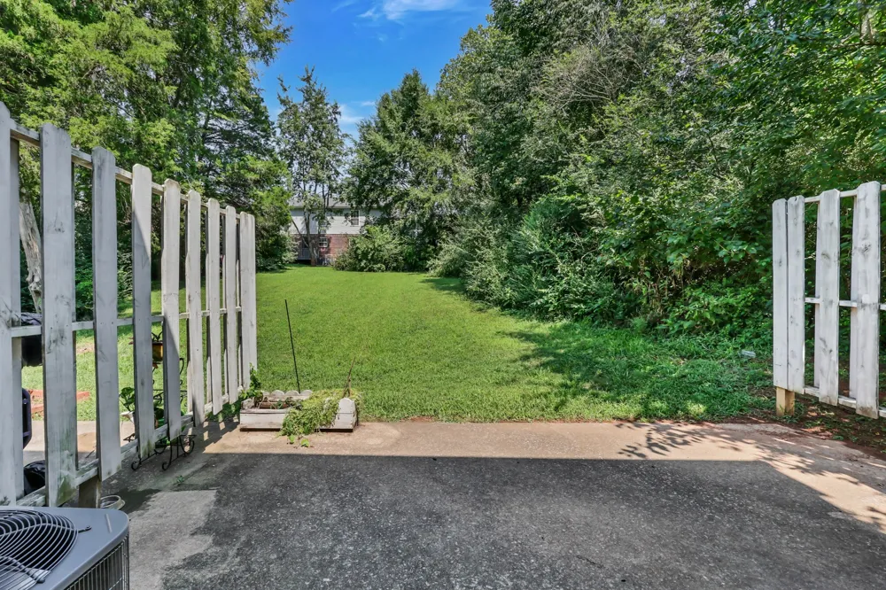 1661 Baltimore Dr #D Clarksville, TN 37043