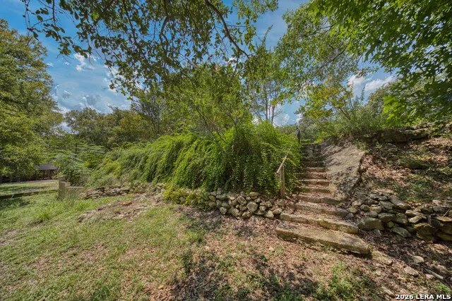 107 STAGELINE DR Kyle, TX 78640