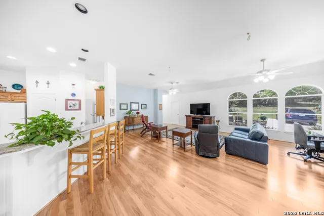 107 STAGELINE DR Kyle, TX 78640