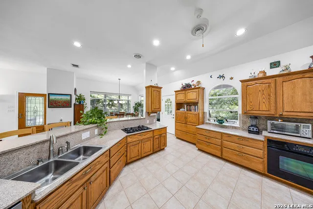 107 STAGELINE DR Kyle, TX 78640