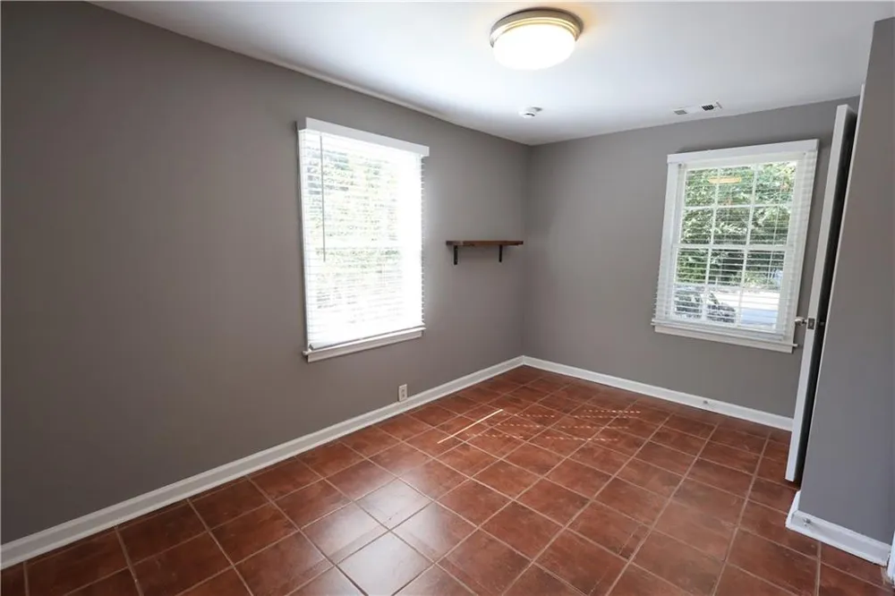 771 McLendon Drive Scottdale, GA 30079